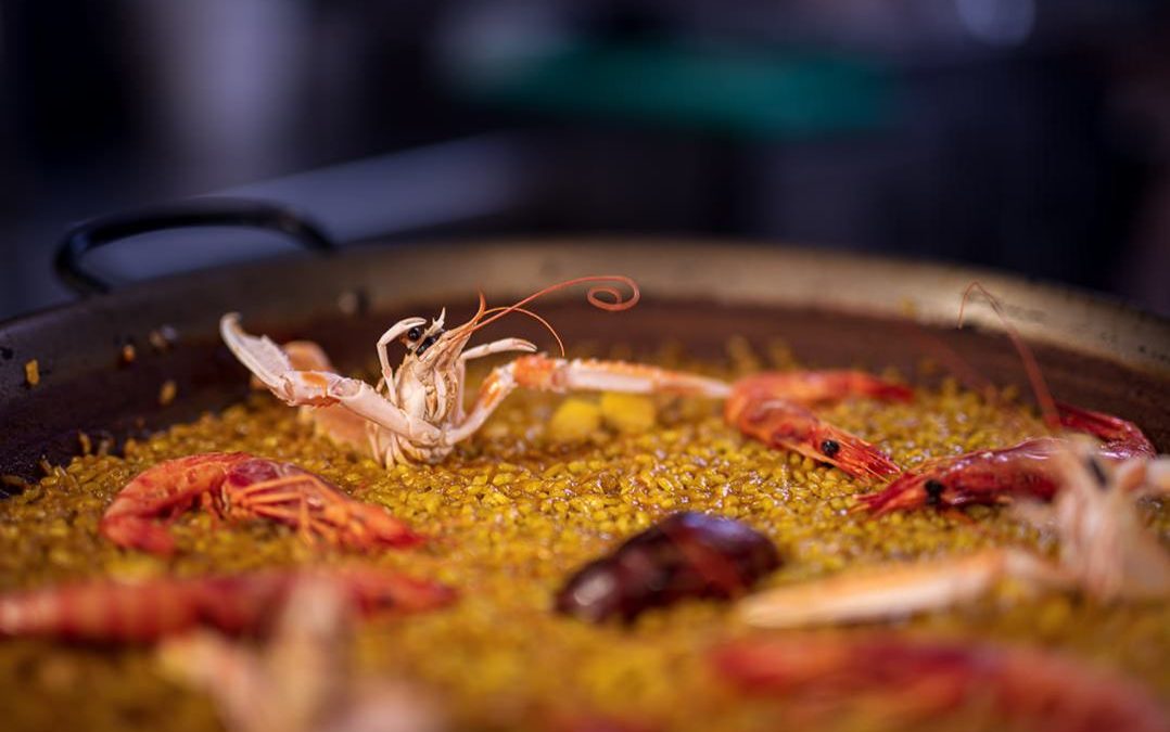 Paella de marisco valenciana auténtica