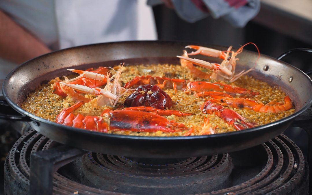 Paella de bogavante, arroz seco de marisco. Lobster rice.